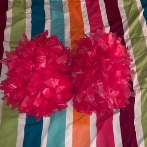 Chassé cheer poms